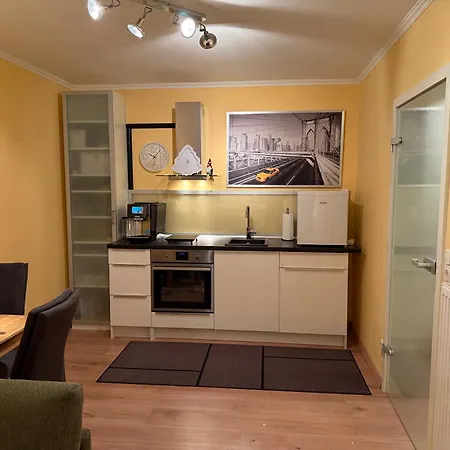 Апартаменты Neu! Innenstadt Inkl Bettwaesche Und Handtuecher Kaffeevollautomat Und Balkon Бад-Гарцбург