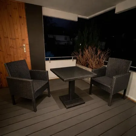 Neu! Innenstadt Inkl Bettwaesche Und Handtuecher Kaffeevollautomat Und Balkon Hw1 アパート